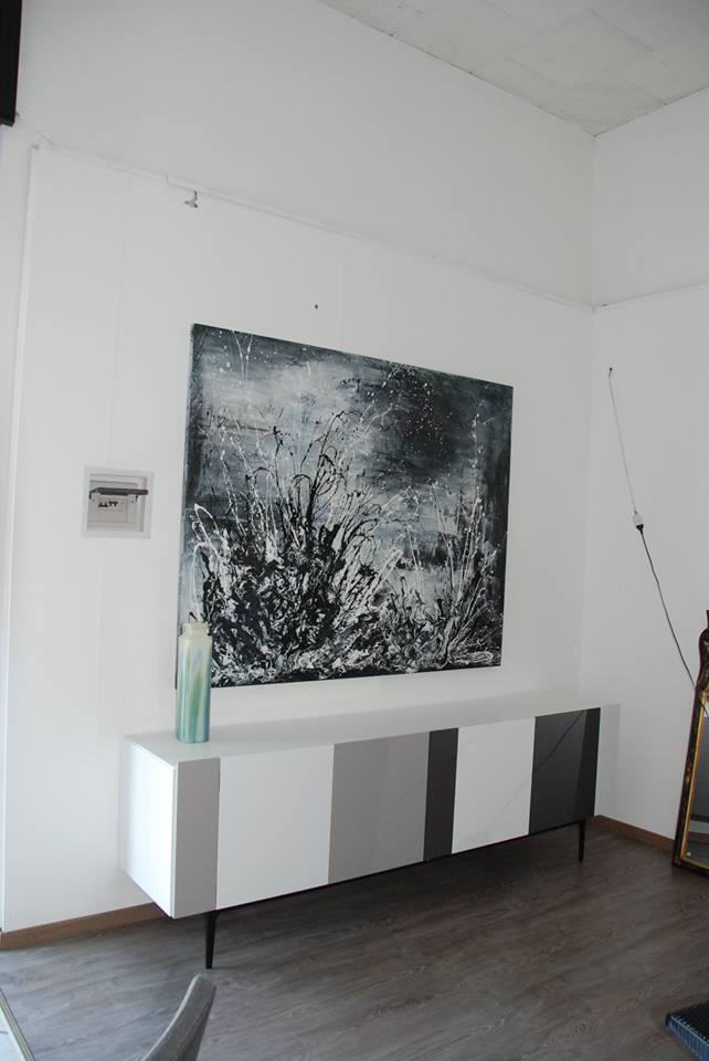 Madia Lema in scala di grigi